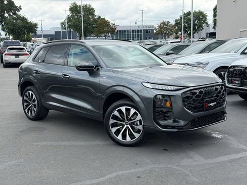 New 2026 Audi Q3 quattro 2.0T AWD/4WD image 3