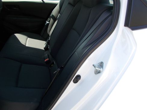 Used 2024 Toyota Corolla LE FWD image 9