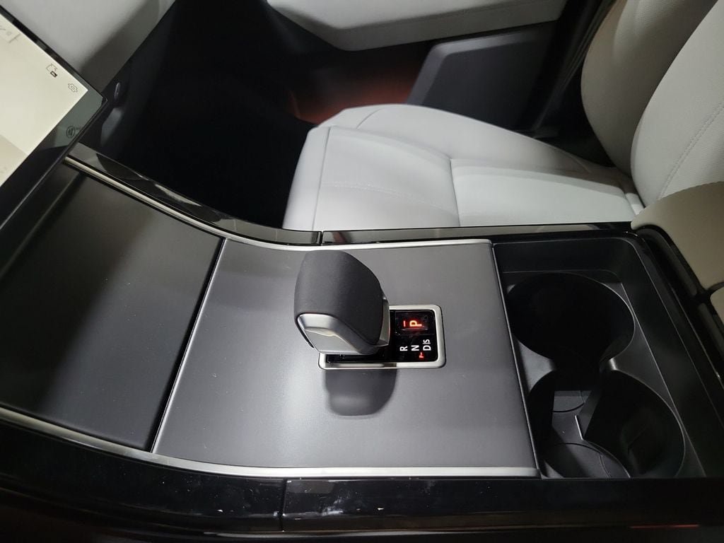 New 2026 Land Rover Range Rover Velar S AWD/4WD image 20