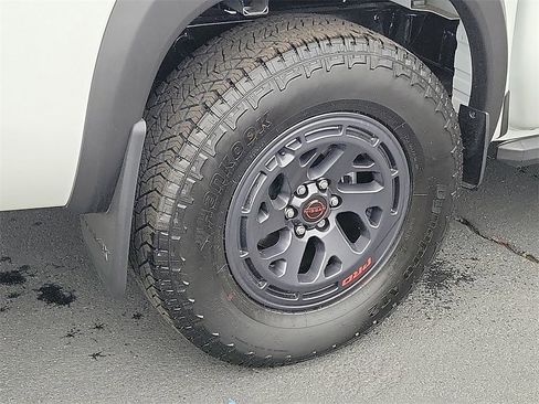New 2025 Nissan Frontier PRO-4X w/ Pro Premium Package image 3