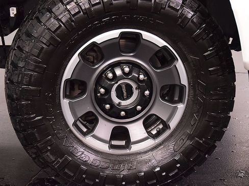 Used 2024 Ford F350 Platinum w/ Tremor Off-Road Package AWD/4WD image 12