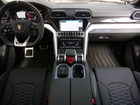 Used 2024 Lamborghini Urus S image 7