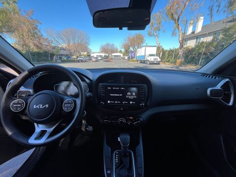 Used 2025 Kia Soul LX w/ LX Technology Package image 31