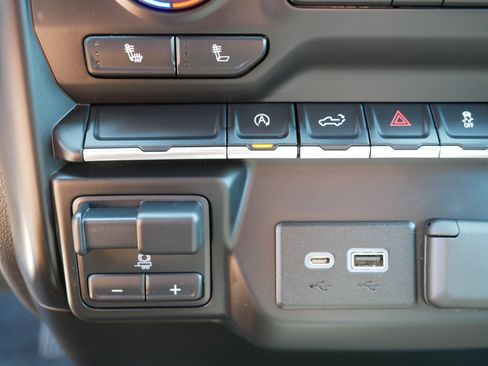 Used 2019 Chevrolet Silverado 1500 LT w/ All-Star Edition AWD/4WD image 31
