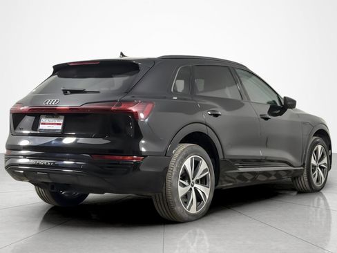 Used 2024 Audi Q8 e-tron Premium Plus AWD/4WD image 5