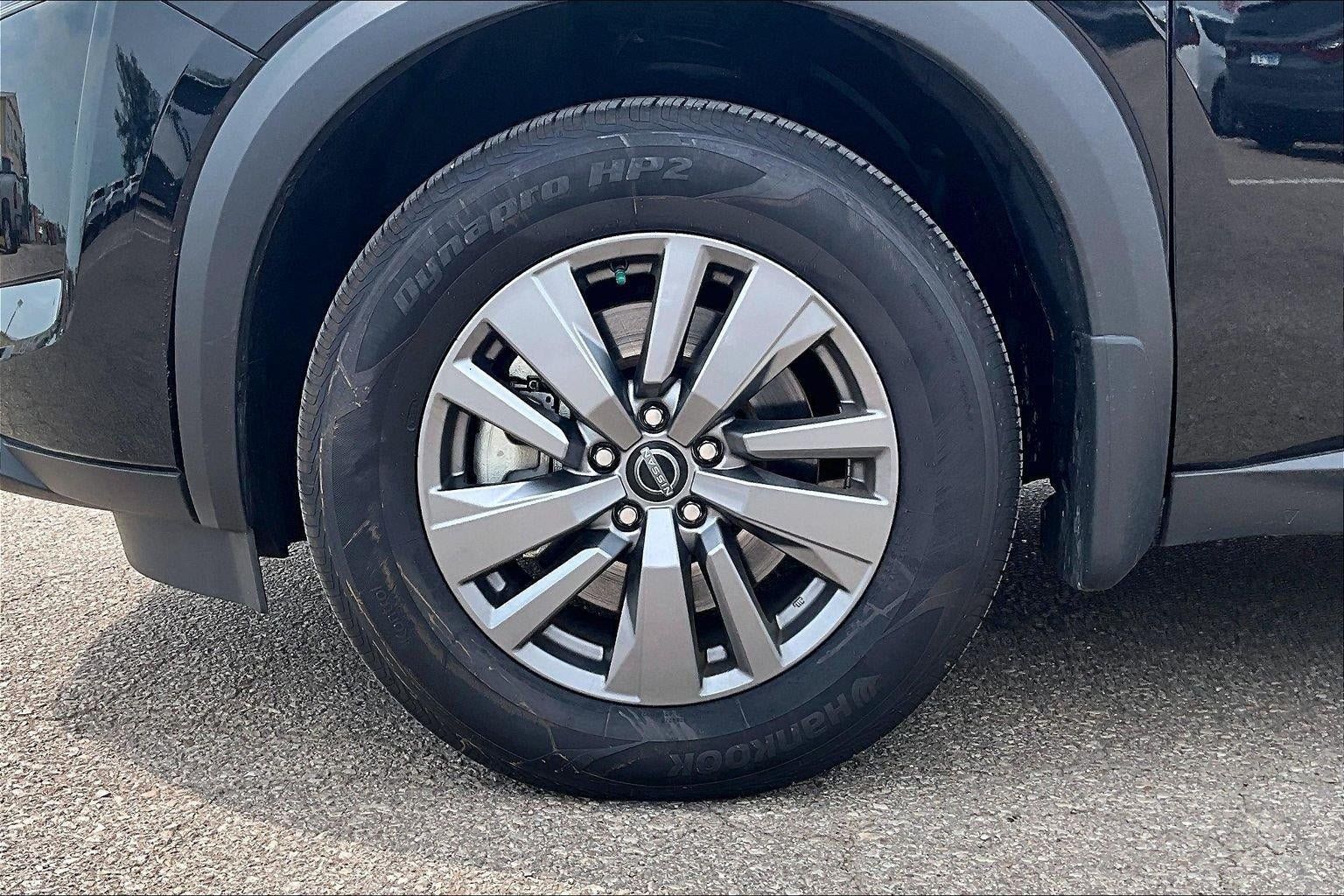 Used 2025 Nissan Pathfinder S AWD/4WD image 9