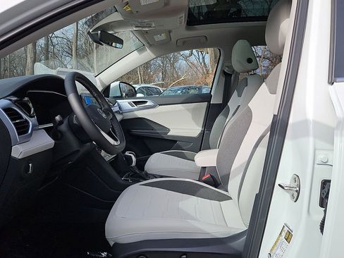 New 2026 Volkswagen Taos SE AWD/4WD image 10
