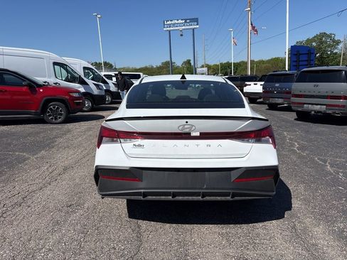 Used 2025 Hyundai Elantra Sport image 6