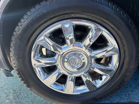 Used 2011 Buick Enclave CXL image 48