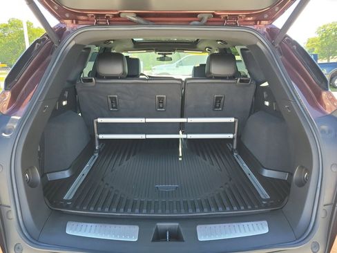 Certified 2022 Cadillac XT5 Premium Luxury w/ LPO, Floor Liner Package FWD image 6