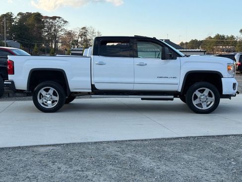 Used 2015 GMC Sierra 2500 Denali w/ Duramax Plus Package image 4