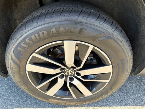 Used 2021 Volkswagen Atlas SE image 17