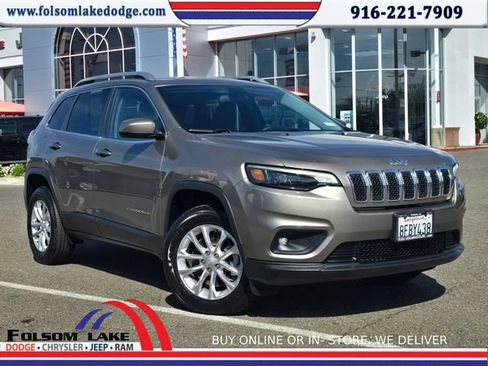 Used 2019 Jeep Cherokee Latitude w/ Popular Appearance Group AWD/4WD image 1