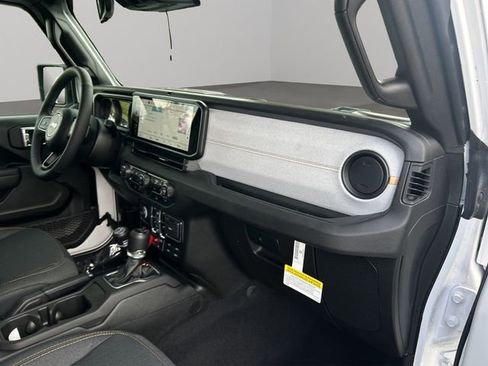 New 2025 Jeep Gladiator Willys image 34