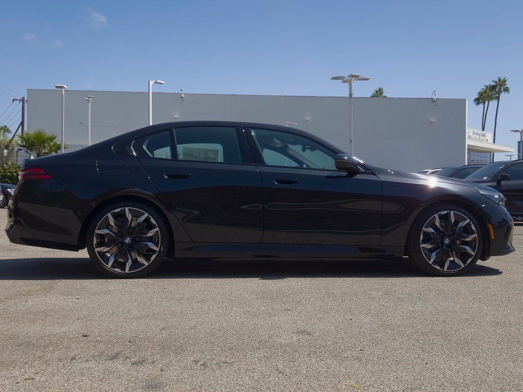 New 2027 BMW 550e xDrive w/ Premium Package AWD/4WD image 3