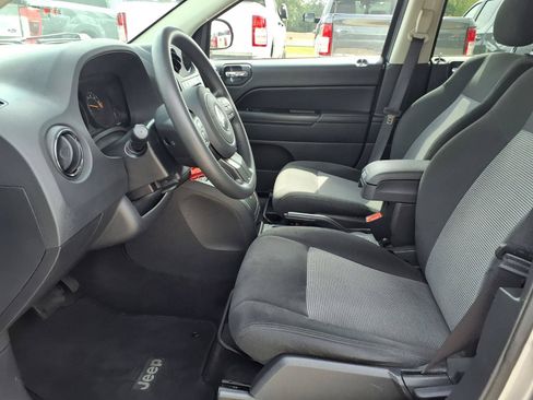 Used 2017 Jeep Compass Sport w/ Power Value Group FWD image 17