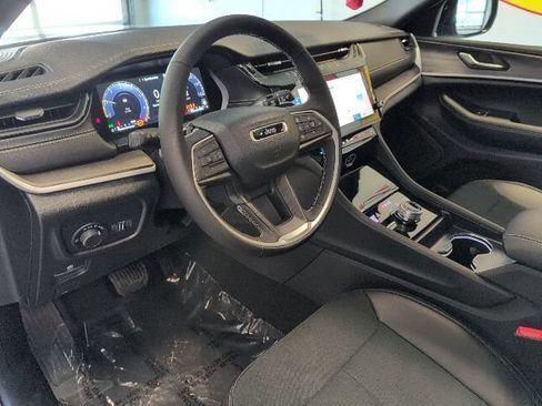 New 2026 Jeep Grand Cherokee Altitude AWD/4WD image 11