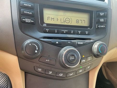 Used 2004 Honda Accord LX image 18
