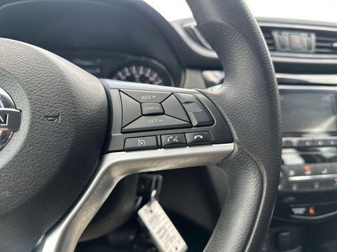 Used 2017 Nissan Rogue S AWD/4WD image 31