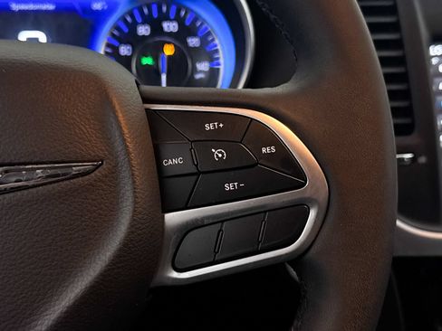 Used 2023 Chrysler 300 Touring RWD image 30