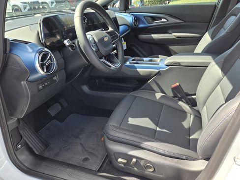 New 2026 Chevrolet Equinox EV LT image 5