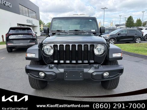 Used 2021 Jeep Wrangler Unlimited Sport AWD/4WD image 3