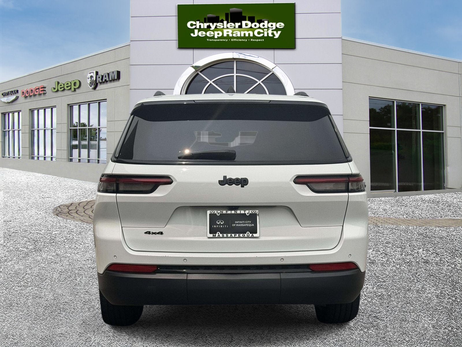 Used 2023 Jeep Grand Cherokee L Laredo AWD/4WD image 8