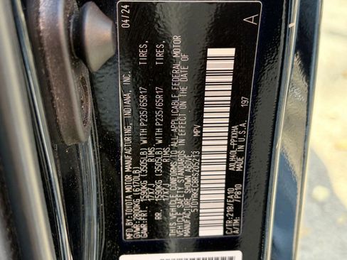 Used 2024 Toyota Sienna XLE image 28