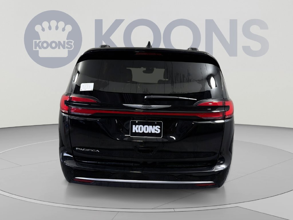 Used 2026 Chrysler Pacifica Pinnacle FWD image 5