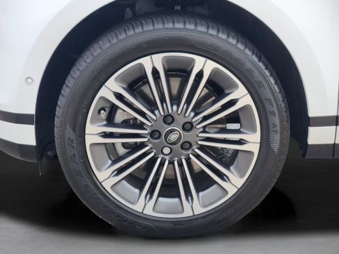 Certified 2024 Land Rover Range Rover Evoque Dynamic SE AWD/4WD image 33