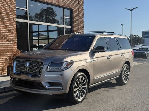 Used 2020 Lincoln Navigator Reserve w/ Luxury Package image 1