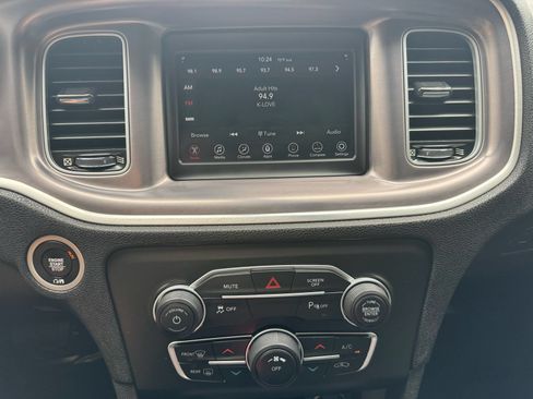 Used 2021 Dodge Charger SXT RWD image 18
