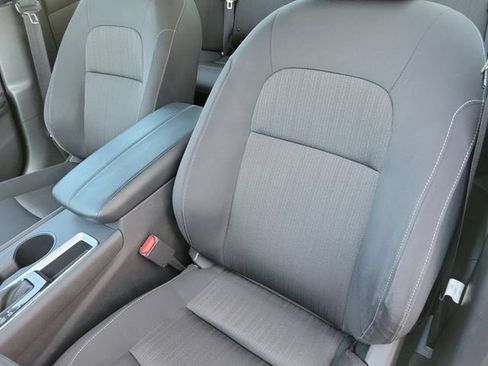 Used 2025 Nissan Altima 2.5 SV FWD image 11