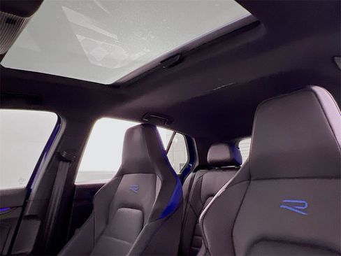 Used 2024 Volkswagen Golf R image 14