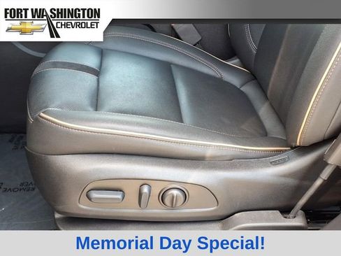 Used 2023 Chevrolet Blazer Premier w/ Enhanced Convenience Package AWD/4WD image 8