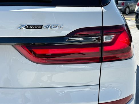 Used 2022 BMW X7 xDrive40i w/ M Sport Package AWD/4WD image 33