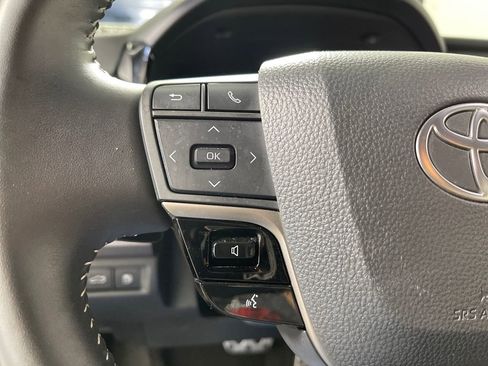 Used 2025 Toyota Camry SE FWD image 28