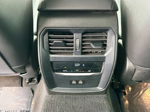 Used 2024 BMW 330i Sedan image 19