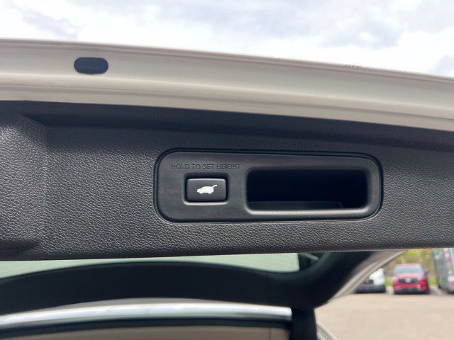 Used 2024 Honda Odyssey Elite image 16