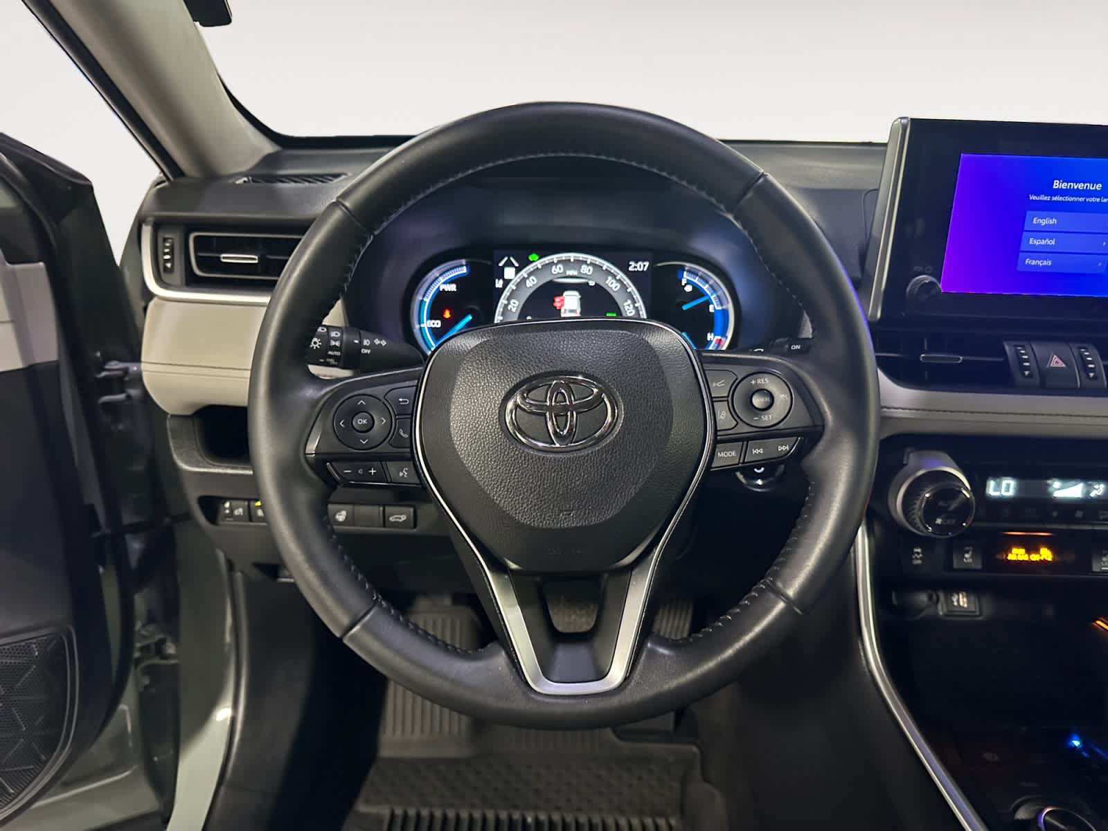 Used 2023 Toyota RAV4 XLE Premium AWD/4WD image 19