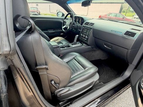 Used 2010 Dodge Challenger R/T RWD image 9