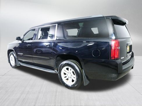 Used 2016 Chevrolet Suburban LT w/ Luxury Package AWD/4WD image 5