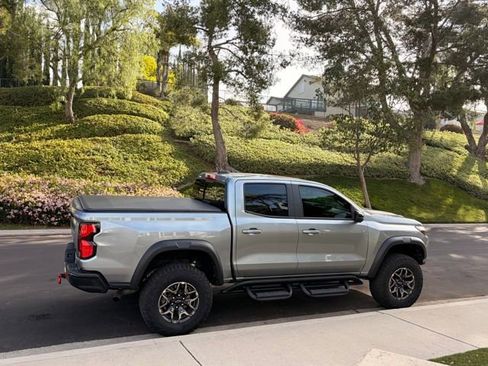 Used 2024 Chevrolet Colorado ZR2 w/ ZR2 Convenience Package III AWD/4WD image 2