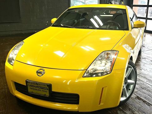 Used 2005 Nissan 350Z Touring w/ (K96) Aerodynamics Pkg image 1