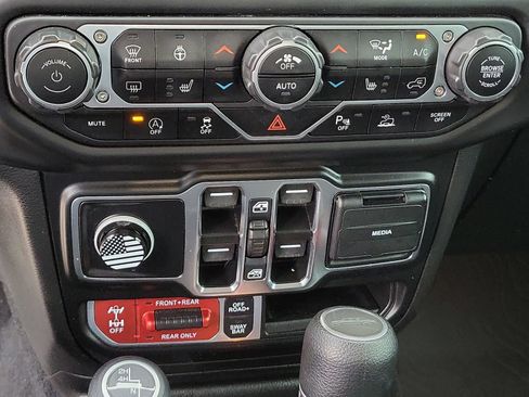 Used 2021 Jeep Gladiator Rubicon AWD/4WD image 38