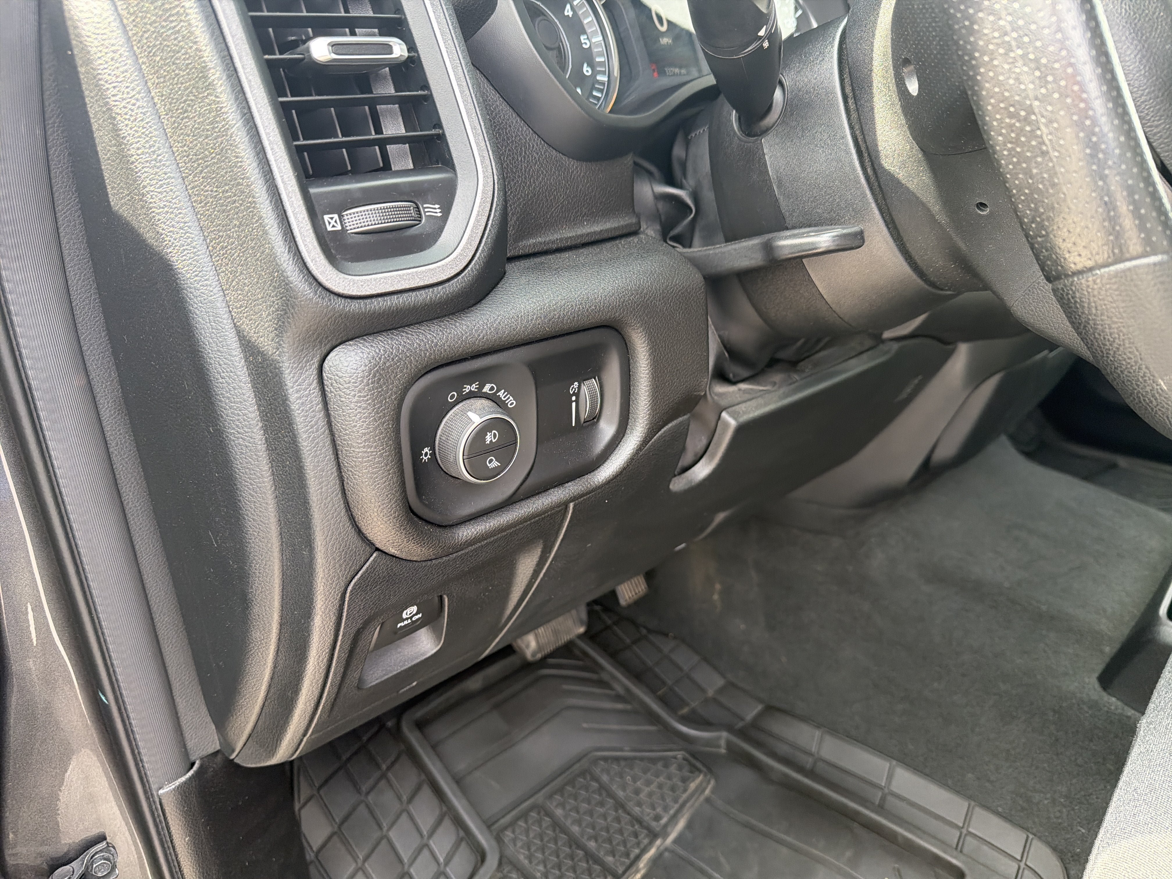 Used 2024 RAM 1500 Tradesman w/ Night Edition AWD/4WD image 31
