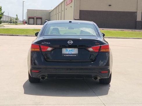 Used 2025 Nissan Altima 2.5 SR FWD image 6