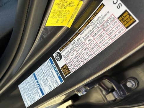 Used 2020 Toyota RAV4 Limited image 24