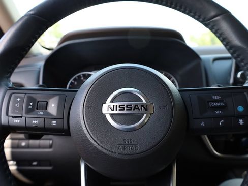 Used 2021 Nissan Rogue SL AWD/4WD image 11