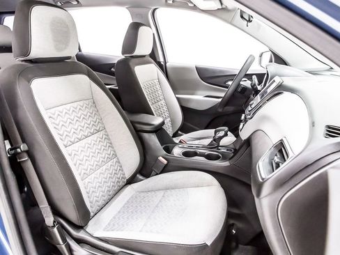 Used 2024 Chevrolet Equinox LS image 32